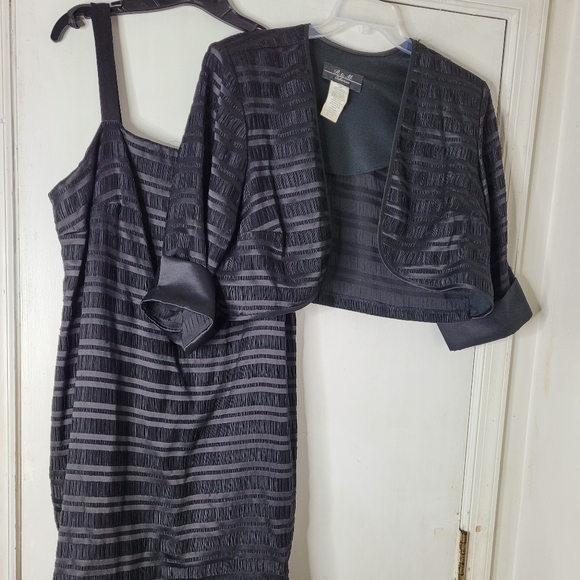 R & M Collection 2pc dress suit - Picture 2 of 6